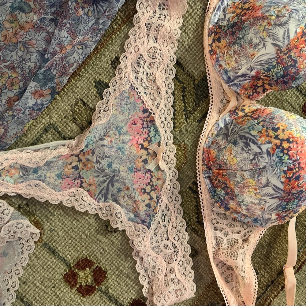 Victoria Secret Set (4 items) sz 34C/M - Picture 7 of 13